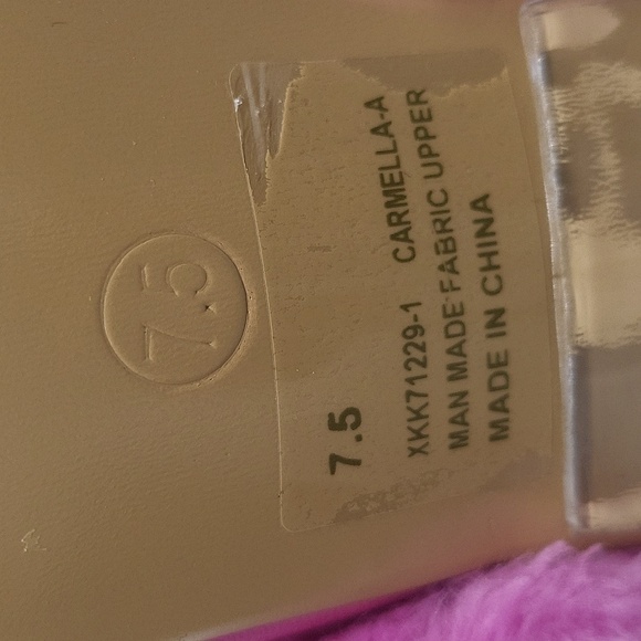 1129- Cape Robbin Vegan Faux Fur Heeled Sandals Pink Size 7.5 NWT - Picture 11 of 12